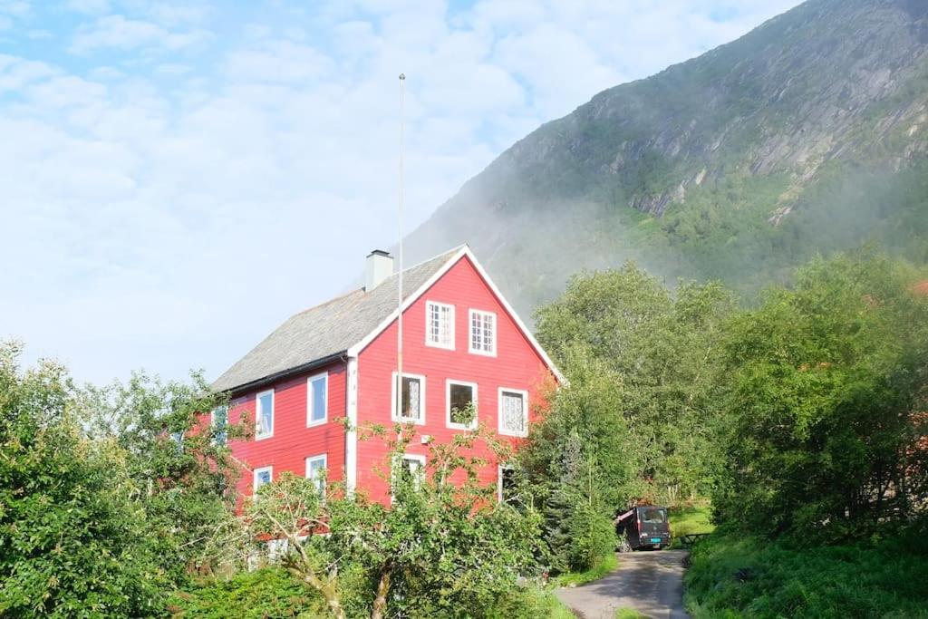 Apartment With Lake View In Jolster Årdal Eksteriør bilde